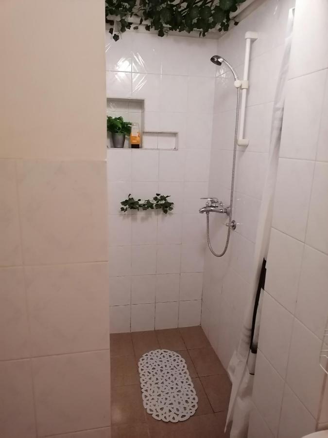 Low Cost Apartment Belgrado Esterno foto