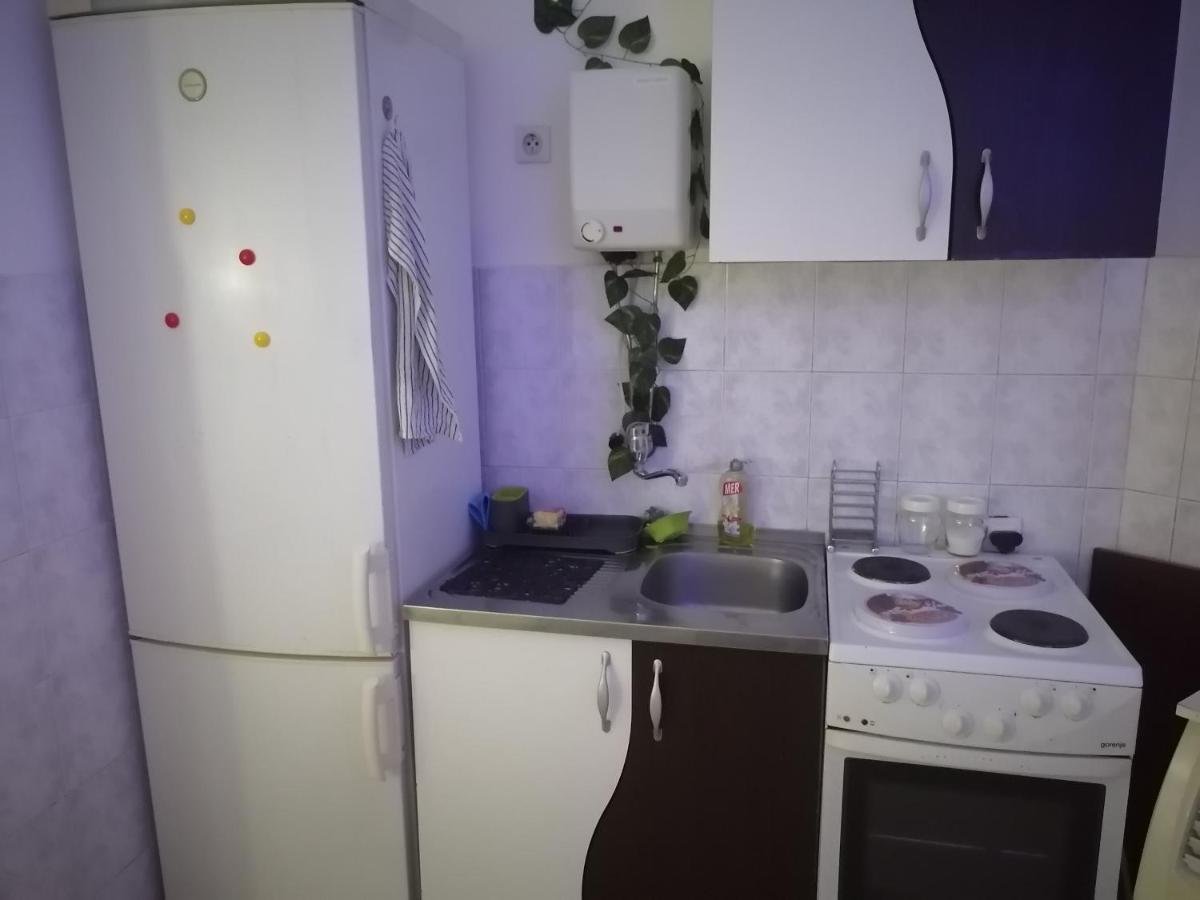 Low Cost Apartment Belgrado Esterno foto